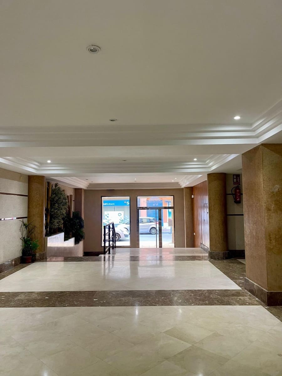 3 soveværelse Lejlighed til salg i Torrevieja med garage - € 390.000 (Ref: 8872378)