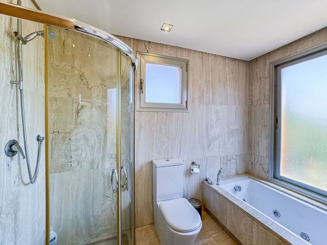 4 soveværelse Byhus til salg i Chullera, Manilva med swimmingpool - € 479.000 (Ref: 8872476)