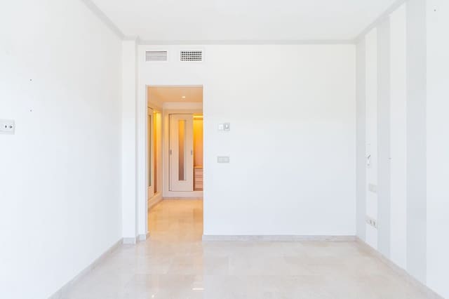 3 slaapkamer Villa te koop in Manilva met zwembad - € 435.000 (Ref: 8872527)