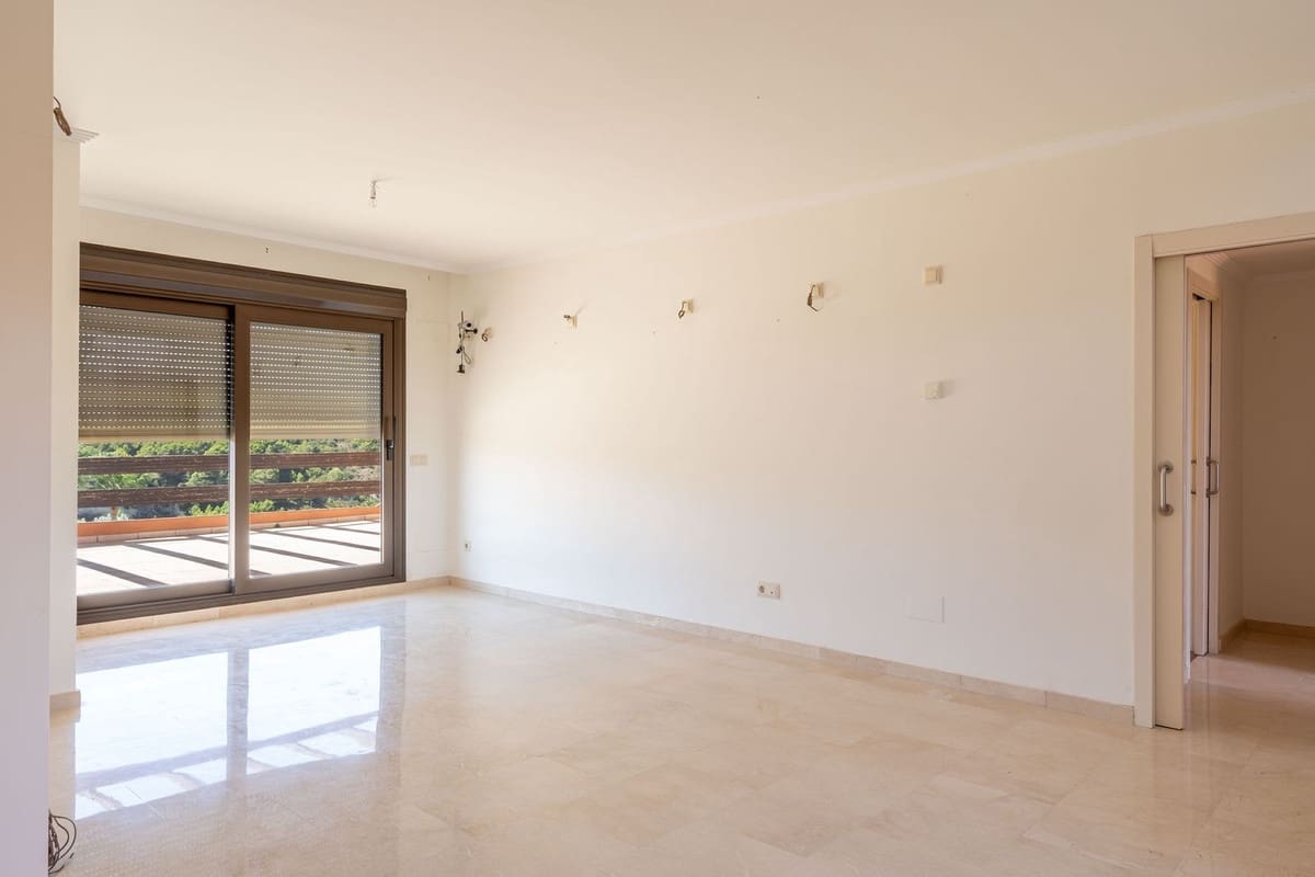 Chalet de 3 habitaciones en Manilva en venta con piscina - 435.000 € (Ref: 8872527)