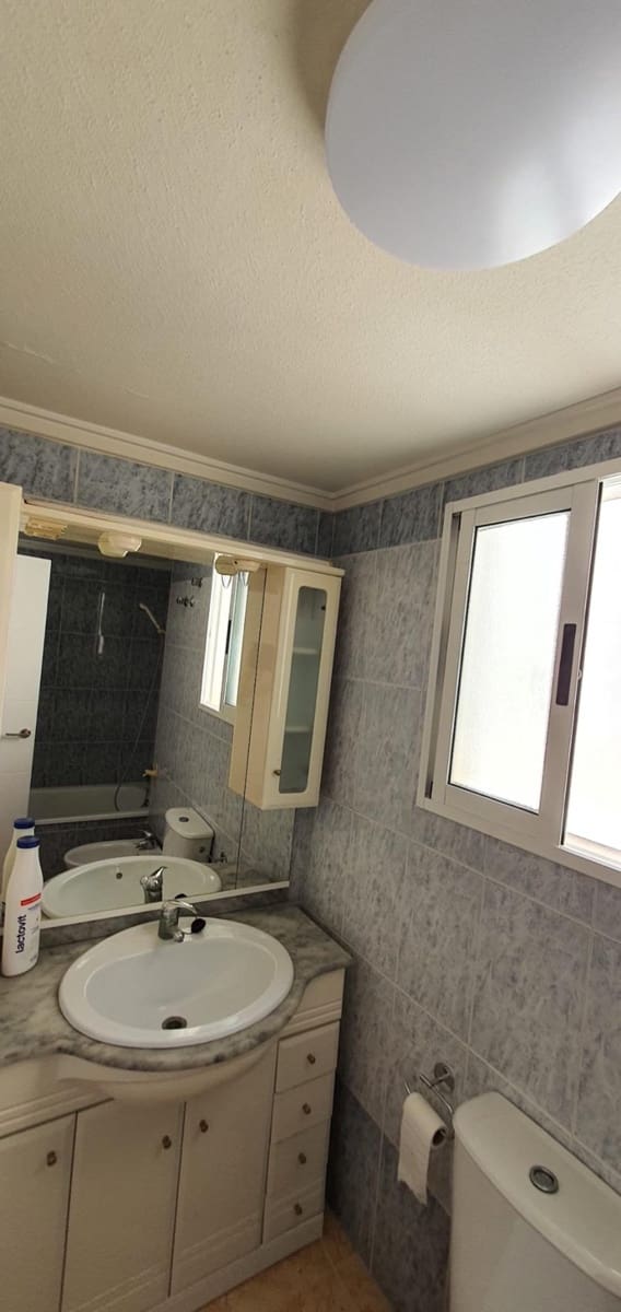 Ático de 2 habitaciones en Torrevieja en venta con piscina - 136.500 € (Ref: 8872561)