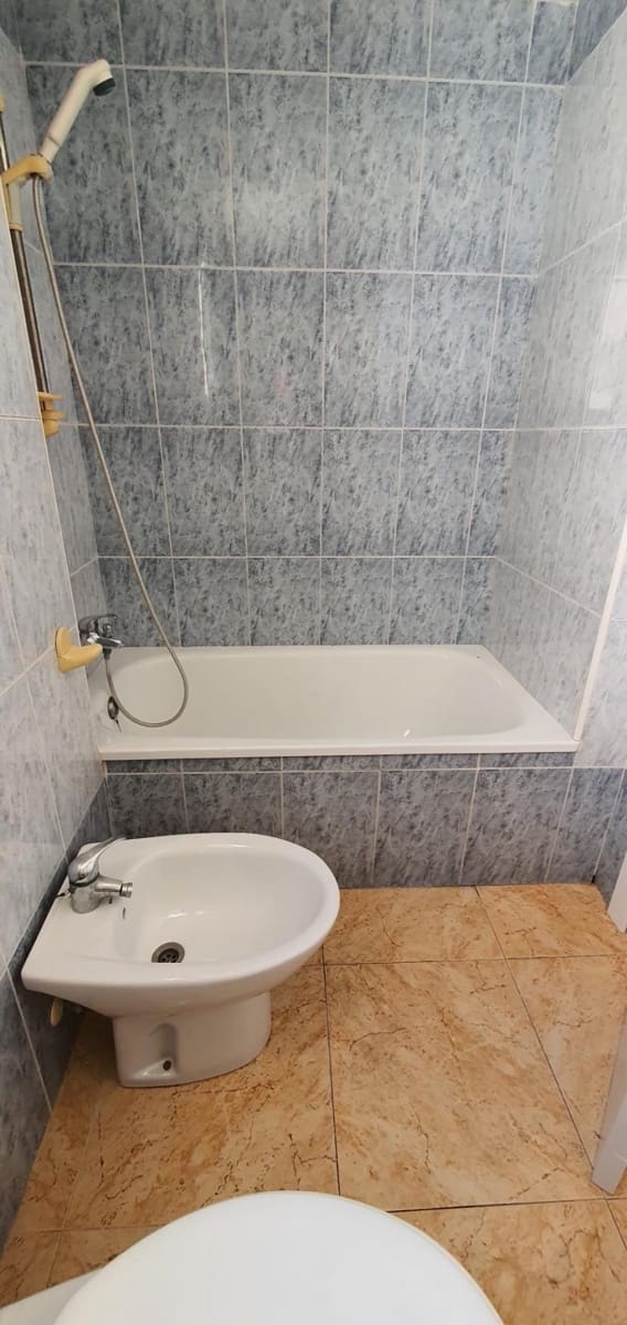 Ático de 2 habitaciones en Torrevieja en venta con piscina - 136.500 € (Ref: 8872561)