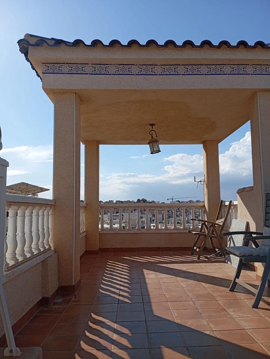 2 slaapkamer Bungalow te koop in Orihuela Costa met zwembad garage - € 196.000 (Ref: 8872575)