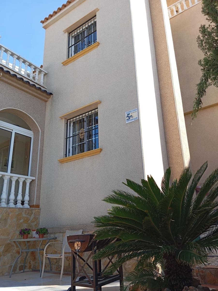 2 slaapkamer Bungalow te koop in Orihuela Costa met zwembad garage - € 196.000 (Ref: 8872575)