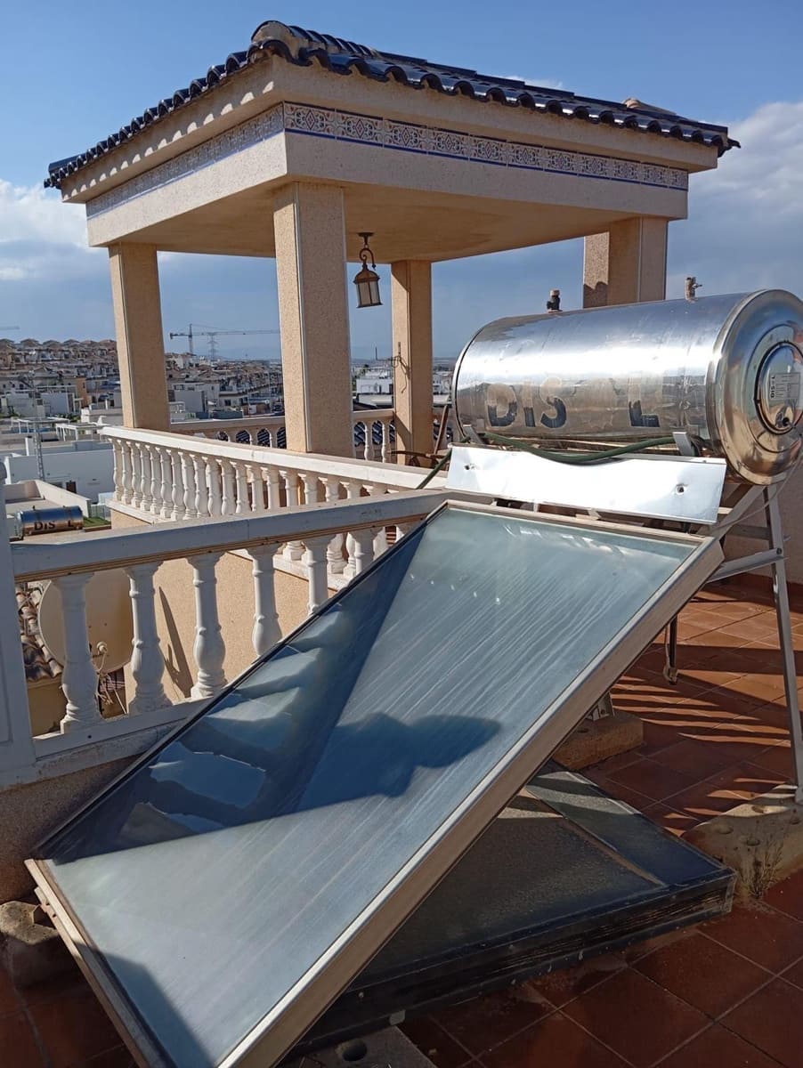 2 slaapkamer Bungalow te koop in Orihuela Costa met zwembad garage - € 196.000 (Ref: 8872575)