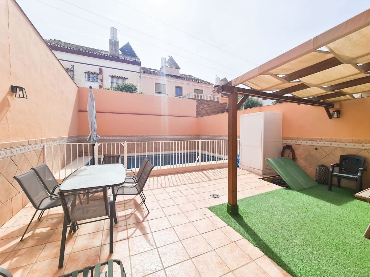 4 soverom Villa til salgs i Fuengirola med garasje - € 575 000 (Ref: 8872751)