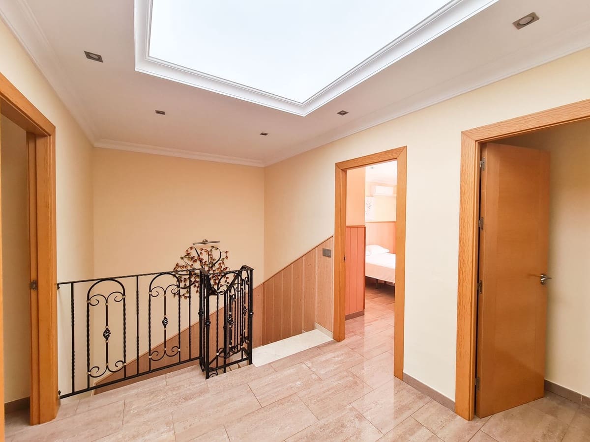 4 soverom Villa til salgs i Fuengirola med garasje - € 575 000 (Ref: 8872751)