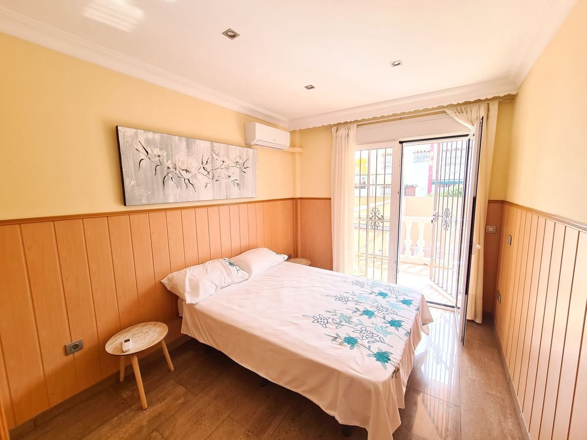 4 soverom Villa til salgs i Fuengirola med garasje - € 575 000 (Ref: 8872751)