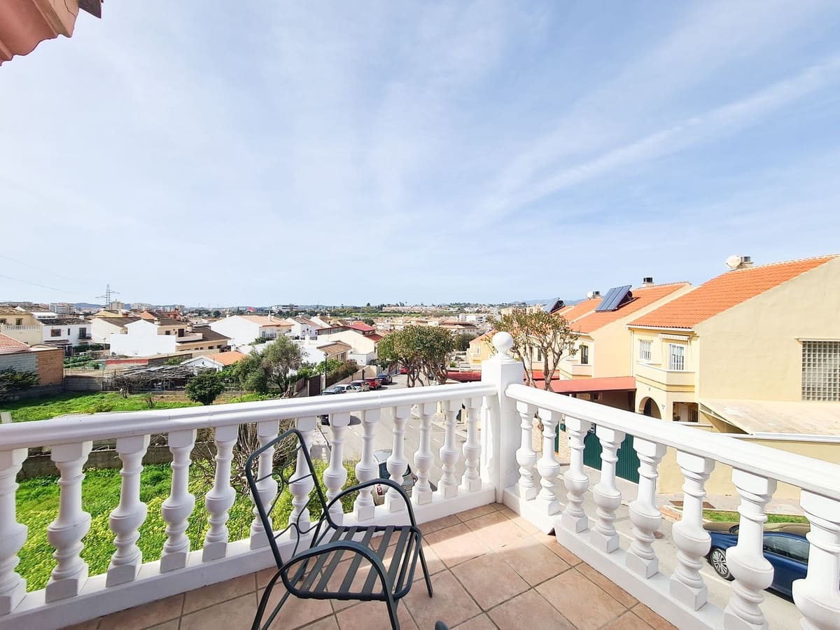 4 soverom Villa til salgs i Fuengirola med garasje - € 575 000 (Ref: 8872751)