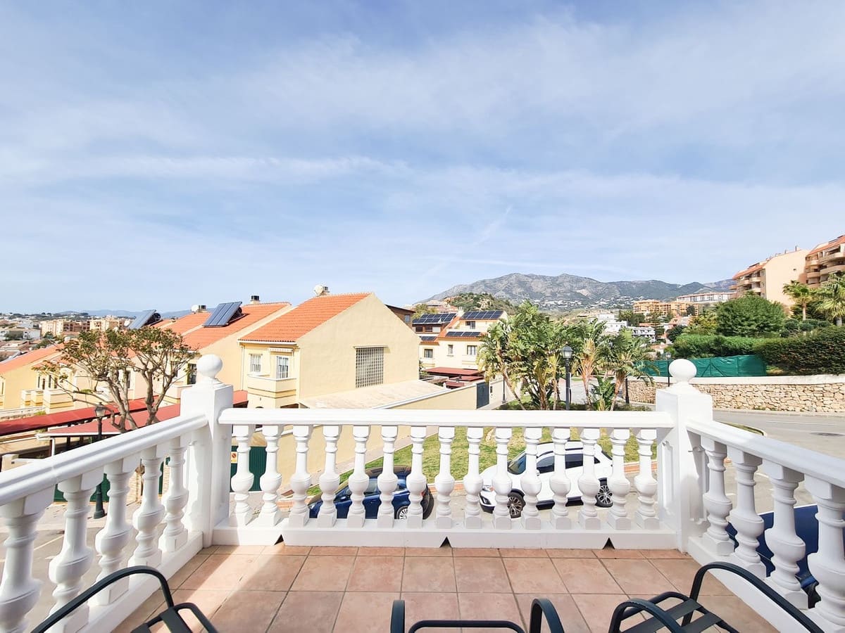 4 soverom Villa til salgs i Fuengirola med garasje - € 575 000 (Ref: 8872751)