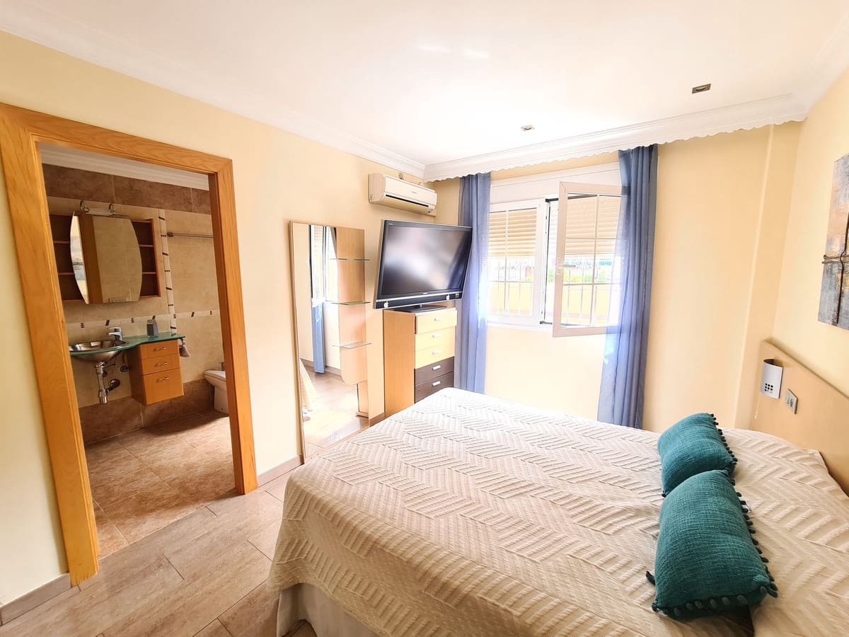 4 soverom Villa til salgs i Fuengirola med garasje - € 575 000 (Ref: 8872751)