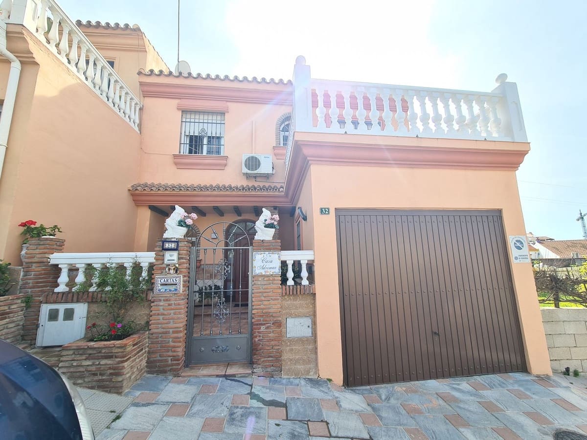 4 soverom Villa til salgs i Fuengirola med garasje - € 575 000 (Ref: 8872751)