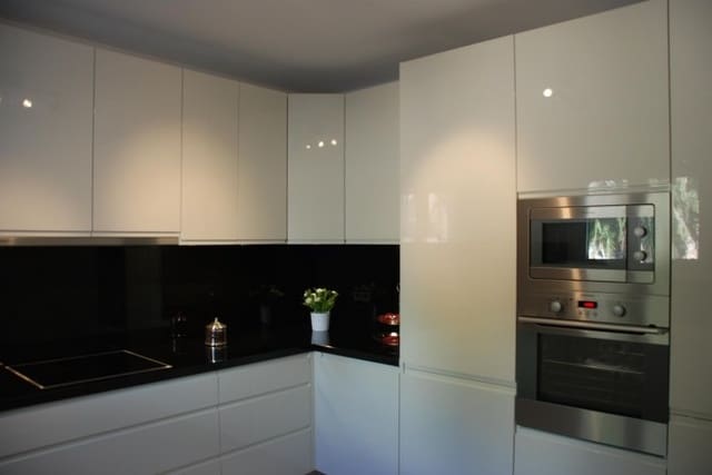 4 chambre Villa/Maison Semi-Mitoyenne à vendre à Fuengirola avec piscine - 450 000 € (Ref: 8872752)