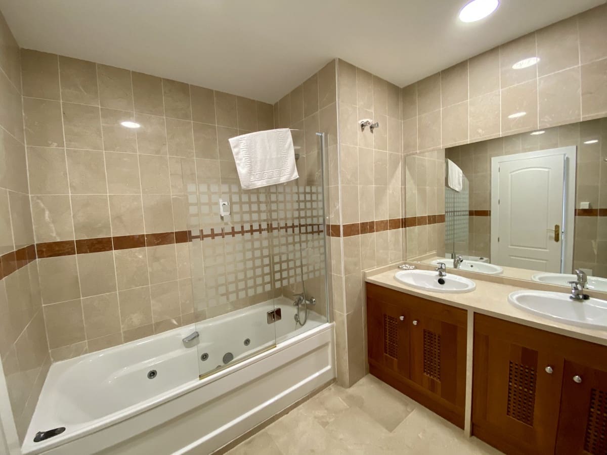 2 sypialnia Apartament na sprzedaż w Alhaurin de la Torre - 430 000 € (Ref: 8872791)