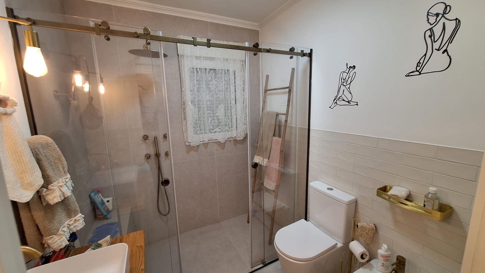 4 makuuhuone Huvila myytävänä paikassa Torrevieja mukana uima-altaan - 490 000 € (Ref: 8875660)