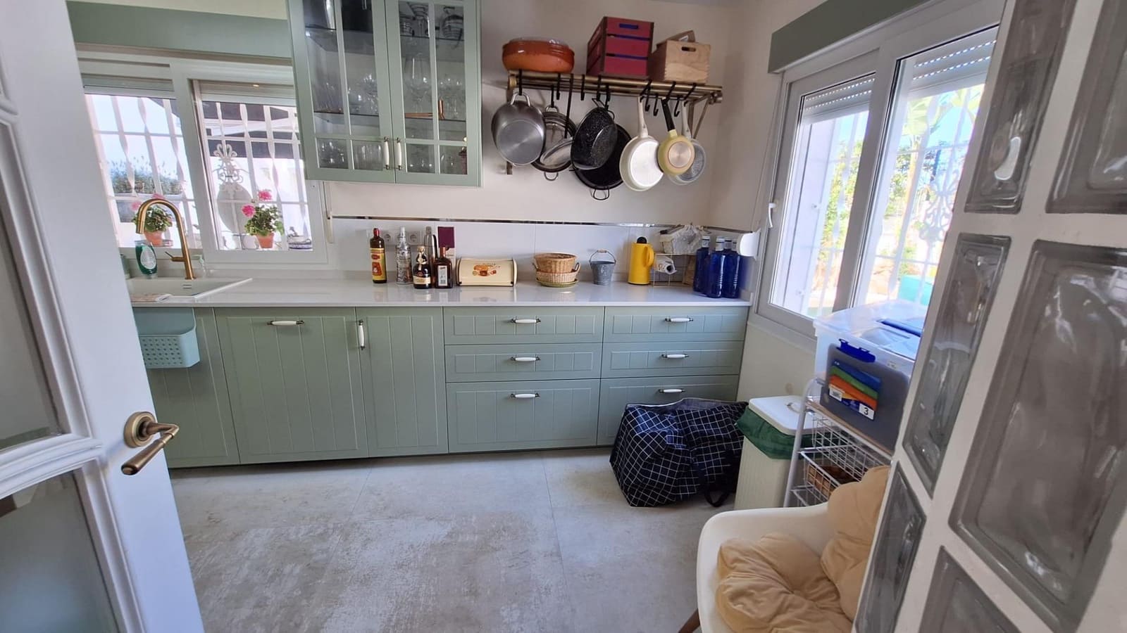 4 makuuhuone Huvila myytävänä paikassa Torrevieja mukana uima-altaan - 490 000 € (Ref: 8875660)