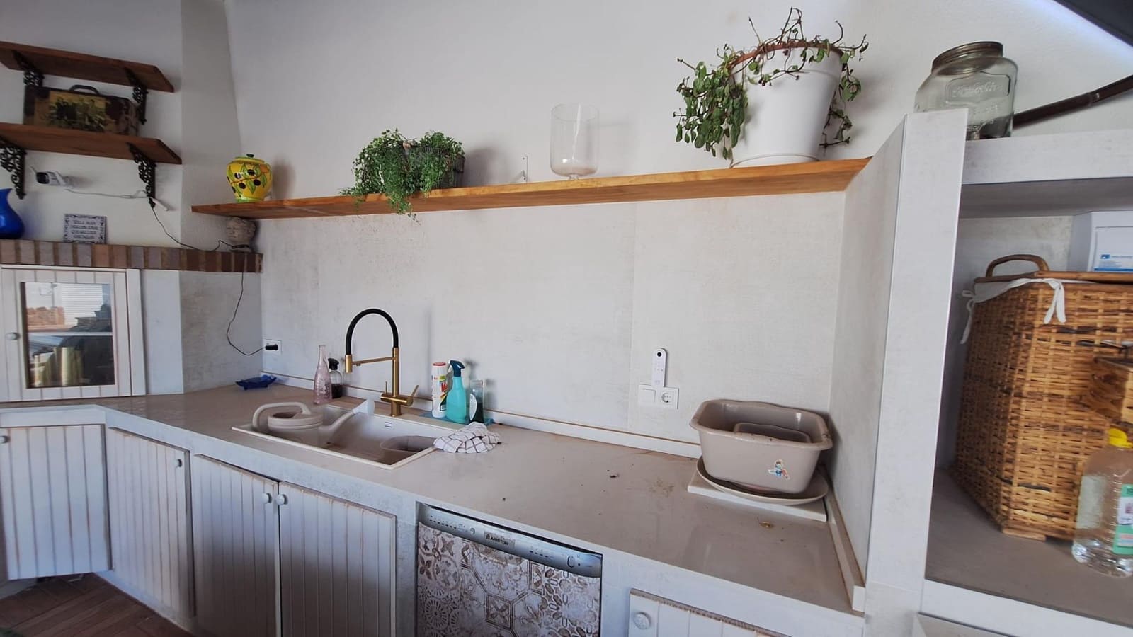 4 bedroom Villa for sale in Torrevieja with pool - € 490,000 (Ref: 8875660)