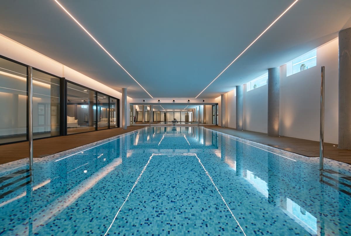 2 Zimmer Apartment zu verkaufen in Estepona mit Pool - 995.000 € (Ref: 8881764)