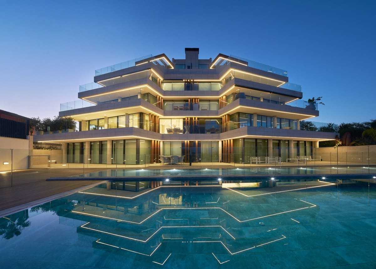 3 chambre Appartement à vendre à Estepona avec piscine - 2 650 000 € (Ref: 8881764)