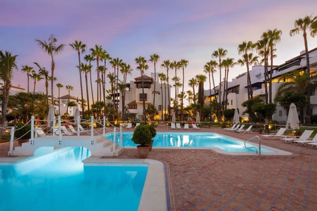 3 bedroom Apartment for sale in Golden Mile, Marbella - € 3,995,000 (Ref: 8887968)