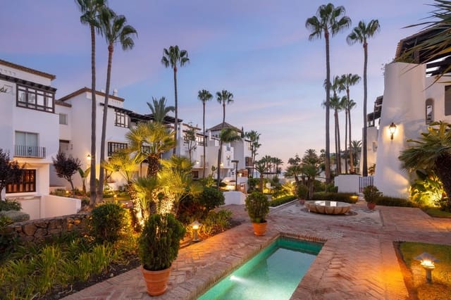3 bedroom Apartment for sale in Golden Mile, Marbella - € 3,995,000 (Ref: 8887968)