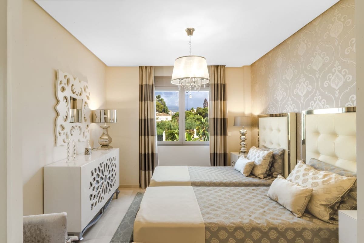 5 soveværelse Villa til salg i Costabella - € 3.950.000 (Ref: 8887970)