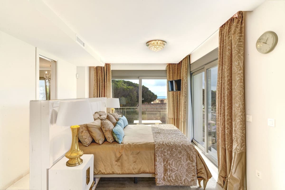 5 soveværelse Villa til salg i Costabella - € 3.950.000 (Ref: 8887970)