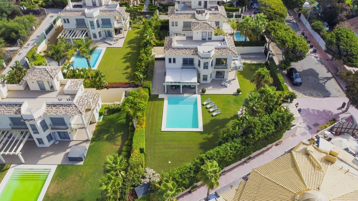 5 soveværelse Villa til salg i Costabella - € 3.950.000 (Ref: 8887970)