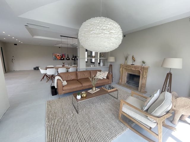 7 Zimmer Villa zu verkaufen in Elviria, Marbella - 3.790.000 € (Ref: 8887971)