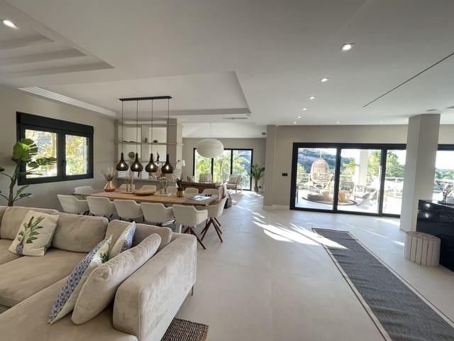 7 sovrum Villa till salu i Elviria, Marbella med pool - 3 790 000 € (Ref: 8887971)