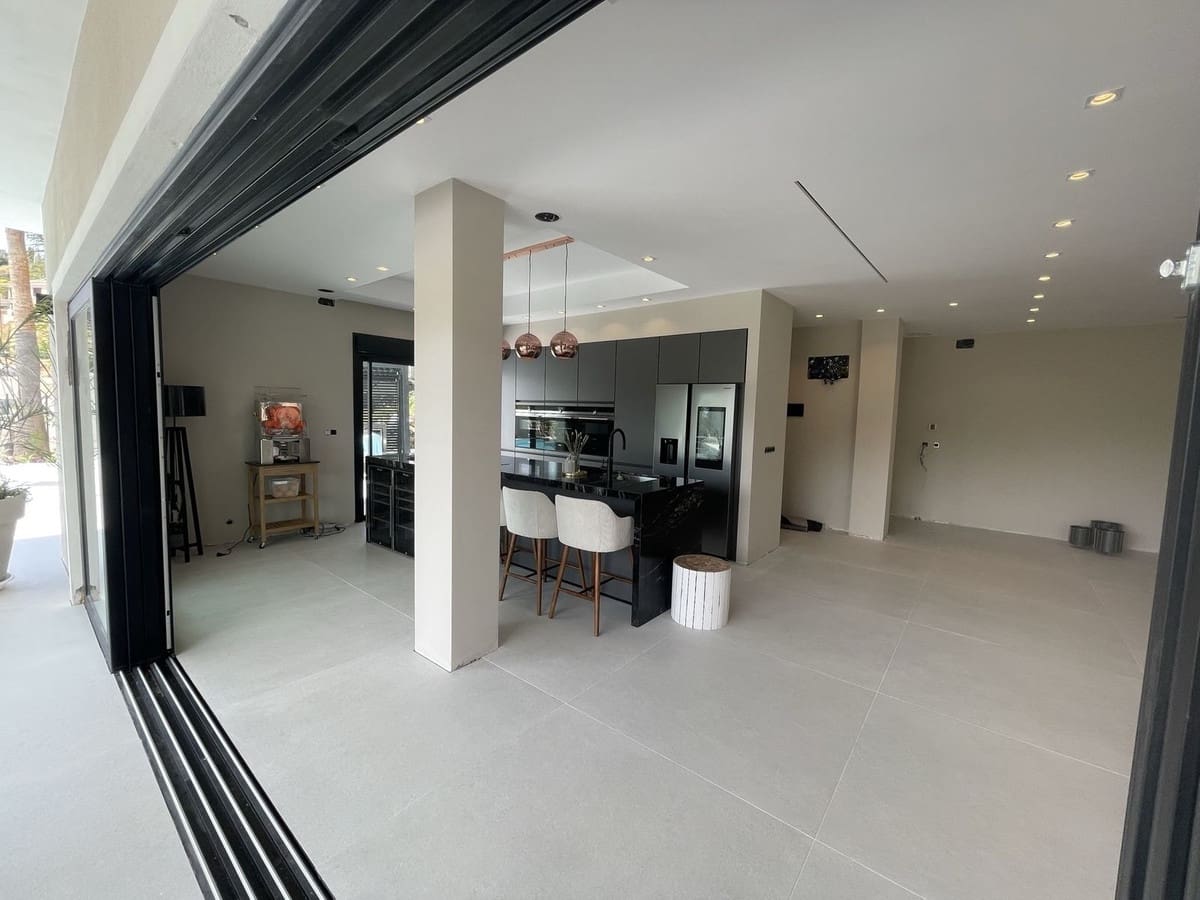 7 sovrum Villa till salu i Elviria med pool - 3 790 000 € (Ref: 8887971)