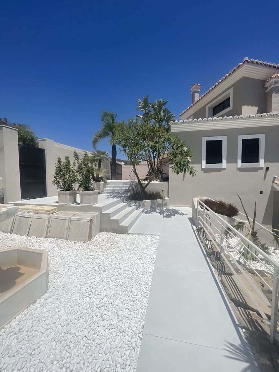 7 sovrum Villa till salu i Elviria med pool - 3 790 000 € (Ref: 8887971)