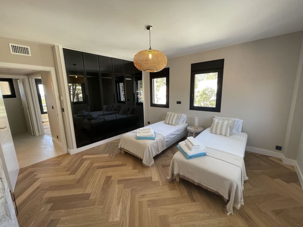 7 sovrum Villa till salu i Elviria med pool - 3 790 000 € (Ref: 8887971)