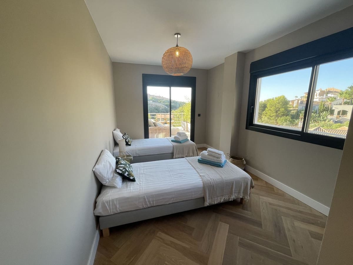 7 sovrum Villa till salu i Elviria med pool - 3 790 000 € (Ref: 8887971)