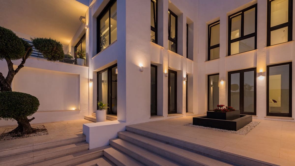 5 sovrum Villa till salu i Los Monteros - 2 950 000 € (Ref: 8887975)