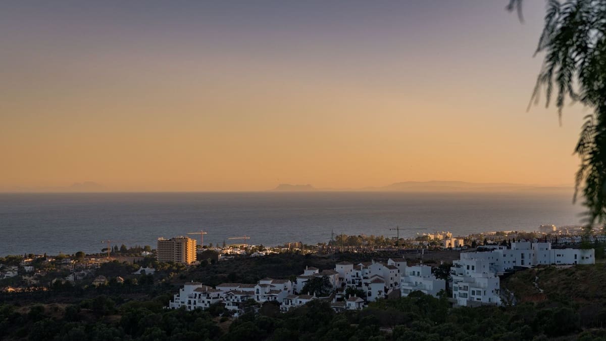 5 bedroom Apartment for sale in Los Monteros with pool - € 2,950,000 (Ref: 8887975)
