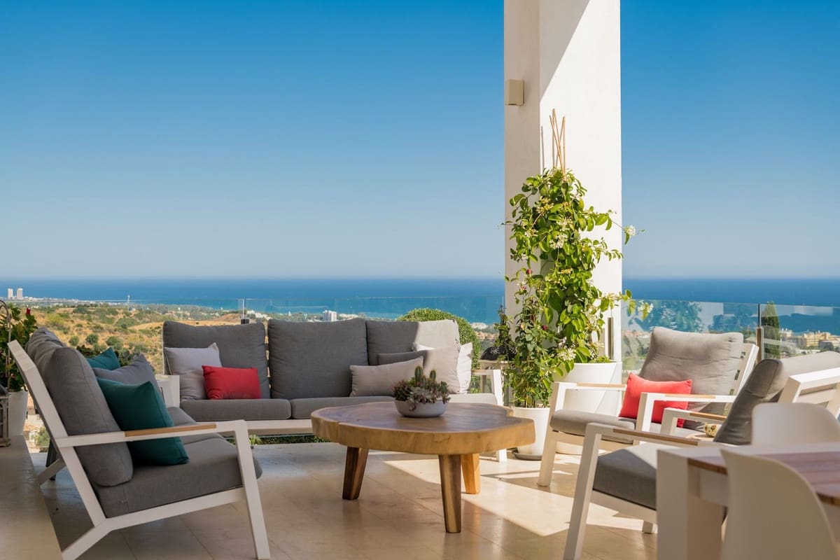 5 bedroom Apartment for sale in Los Monteros with pool - € 2,950,000 (Ref: 8887975)