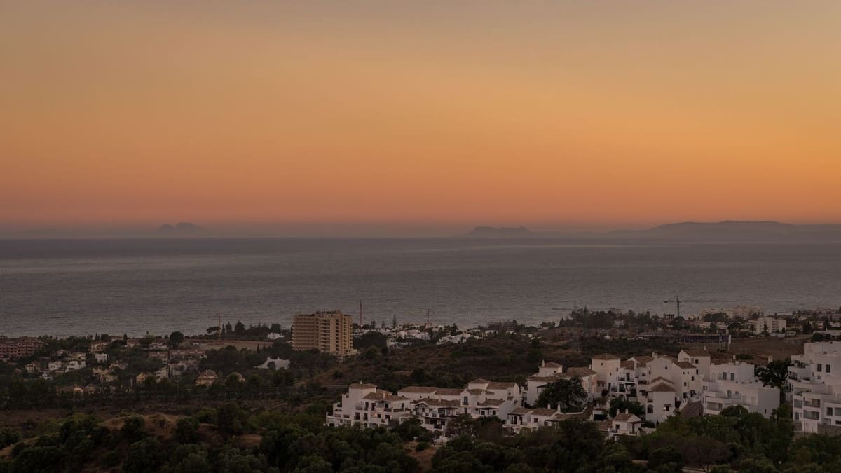5 bedroom Apartment for sale in Los Monteros with pool - € 2,950,000 (Ref: 8887975)