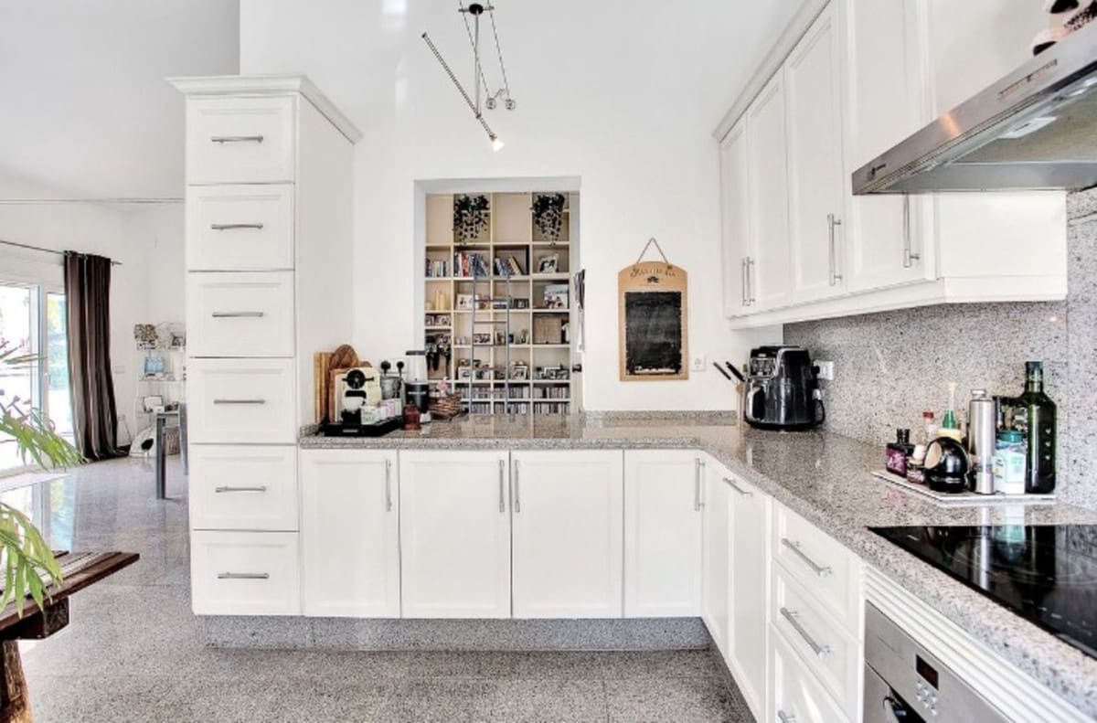 6 chambre Villa/Maison à vendre à Marbesa - 2 150 000 € (Ref: 8887985)