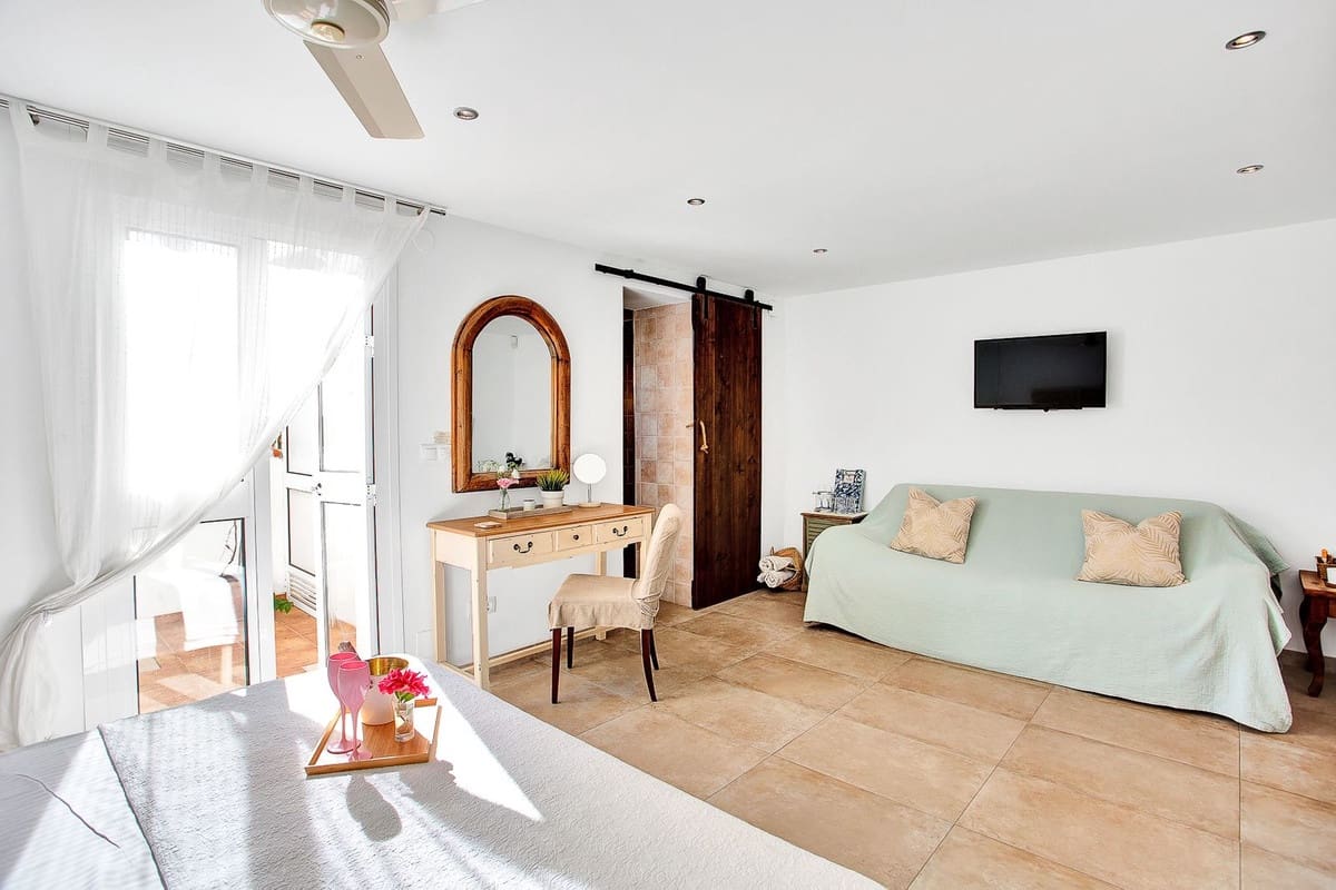 6 chambre Villa/Maison à vendre à Marbesa - 2 150 000 € (Ref: 8887985)