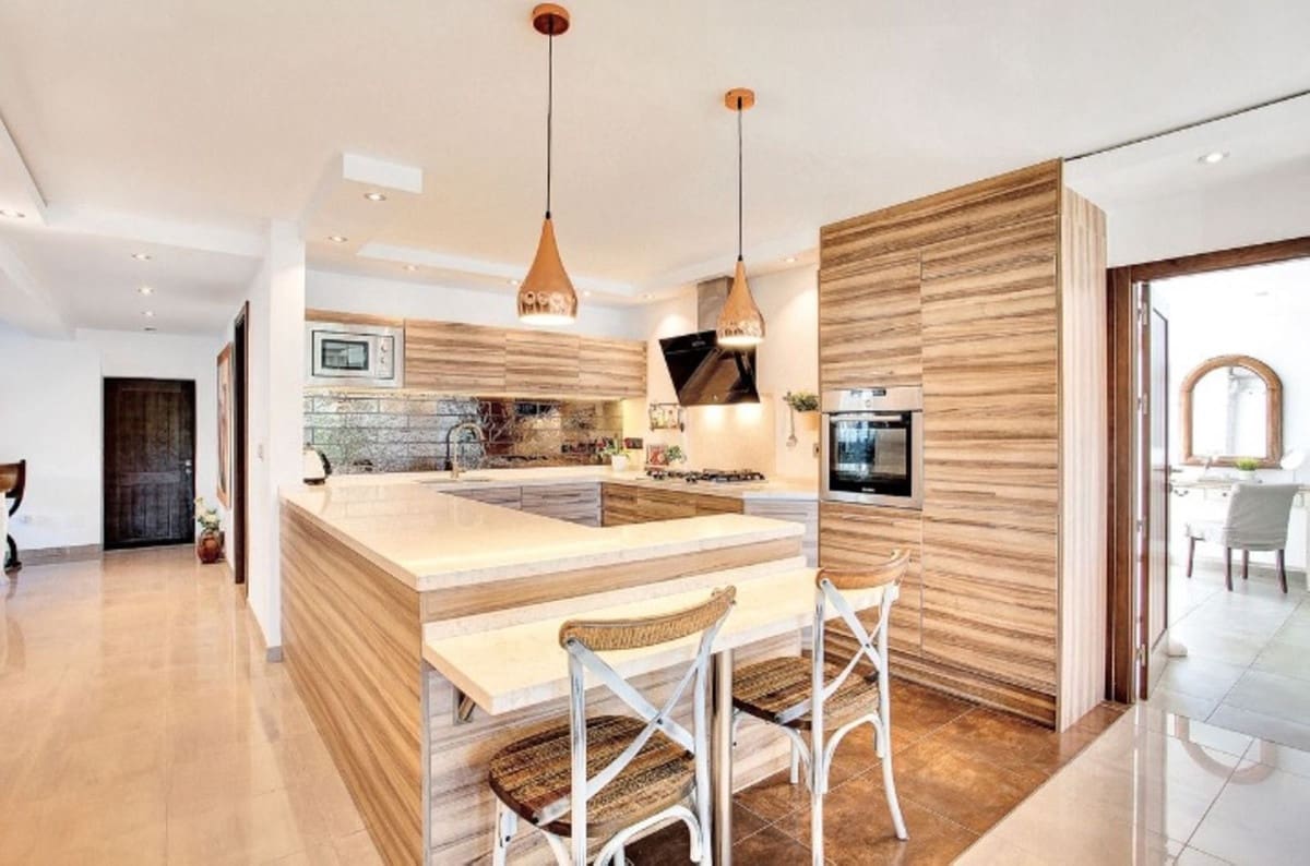 6 chambre Villa/Maison à vendre à Marbesa - 2 150 000 € (Ref: 8887985)