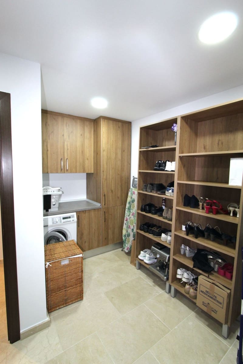 4 soveværelse Byhus til salg i Nueva Andalucia - € 950.000 (Ref: 8887998)