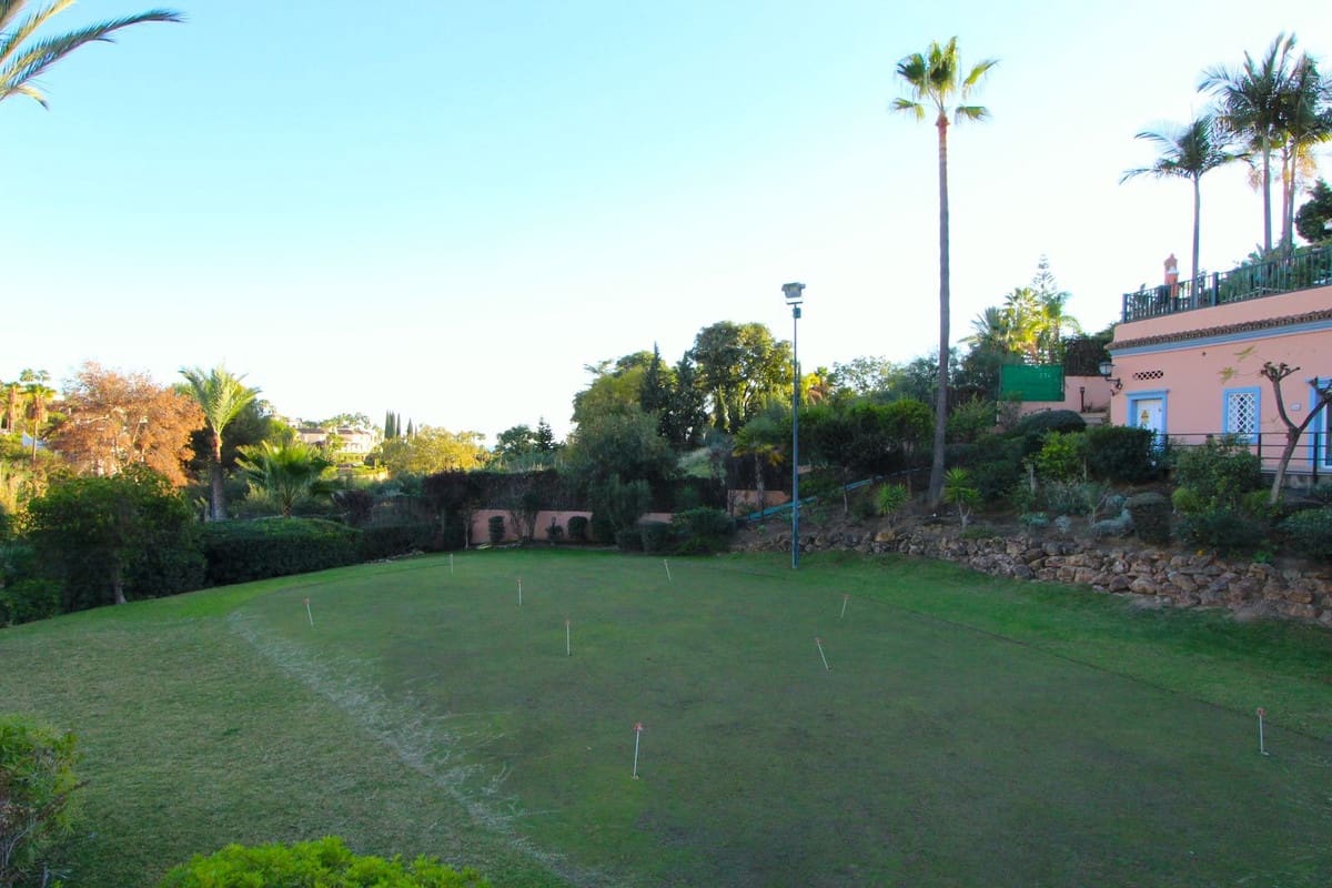 Casa de 4 habitaciones en Nueva Andalucia en venta - 950.000 € (Ref: 8887998)