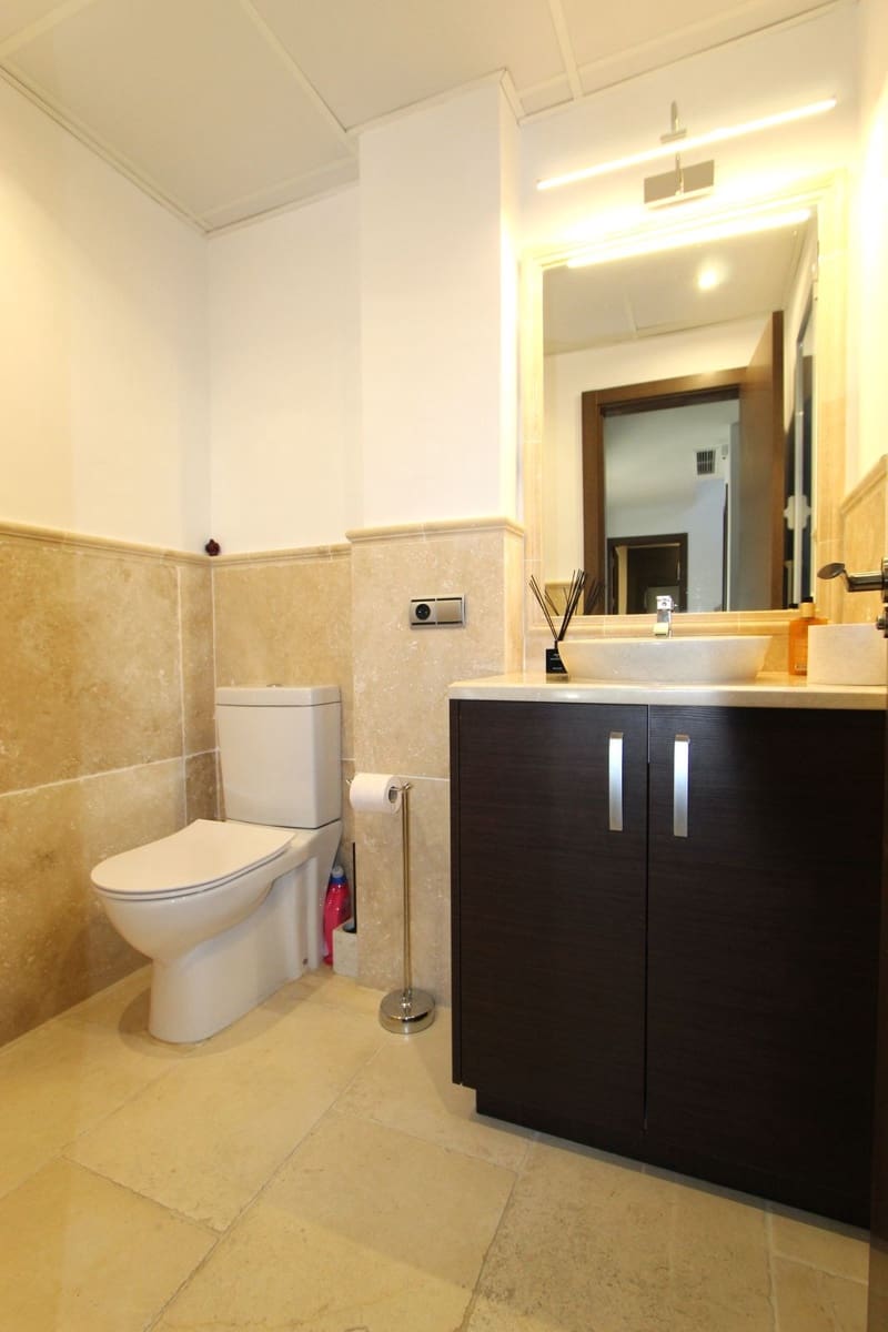 Casa de 4 habitaciones en Nueva Andalucia en venta - 950.000 € (Ref: 8887998)