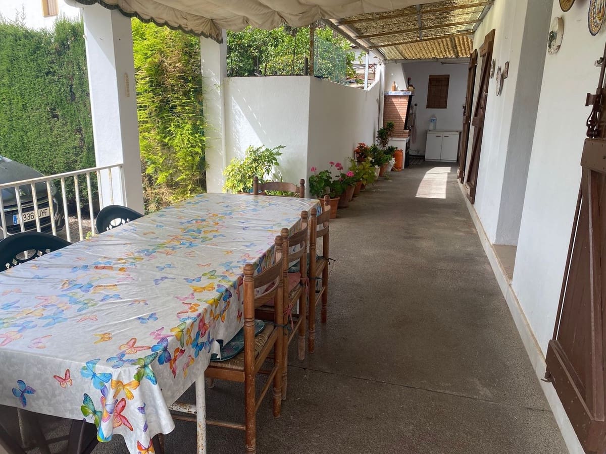 5 makuuhuone Huvila myytävänä paikassa Estepona mukana uima-altaan - 689 000 € (Ref: 8888003)