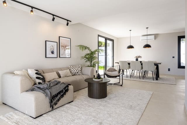 4 soveværelse Villa til salg i Benalmadena Costa, Benalmádena - € 1.295.000 (Ref: 8888008)