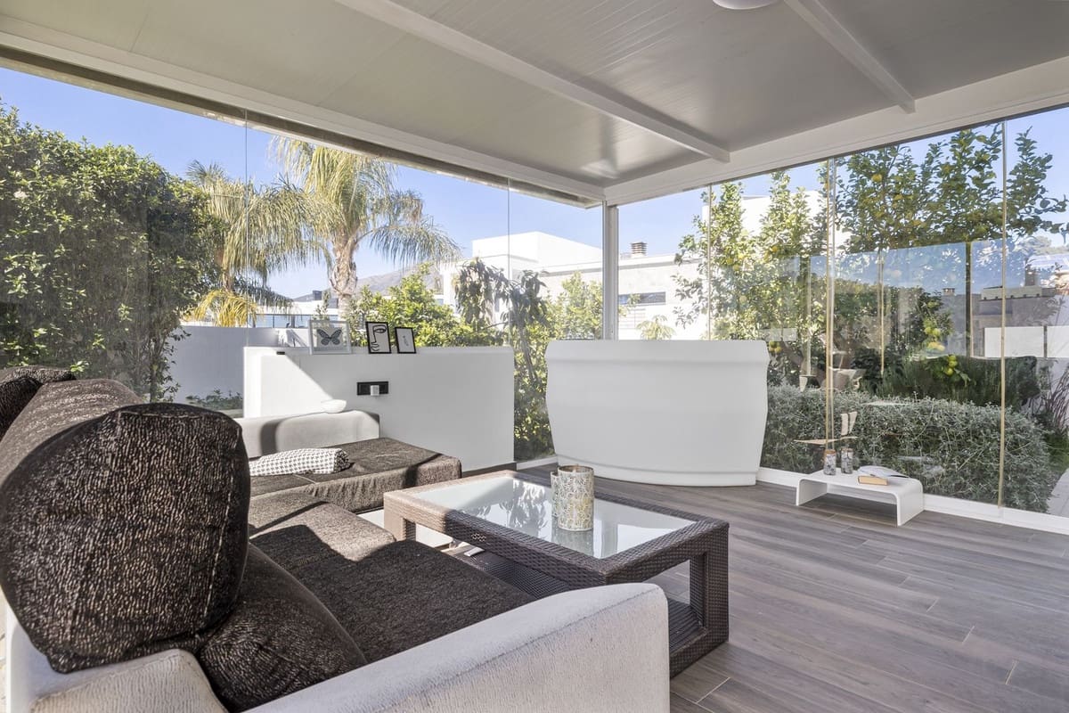 4 soveværelse Villa til salg i La Sierrezuela - € 795.000 (Ref: 8888014)