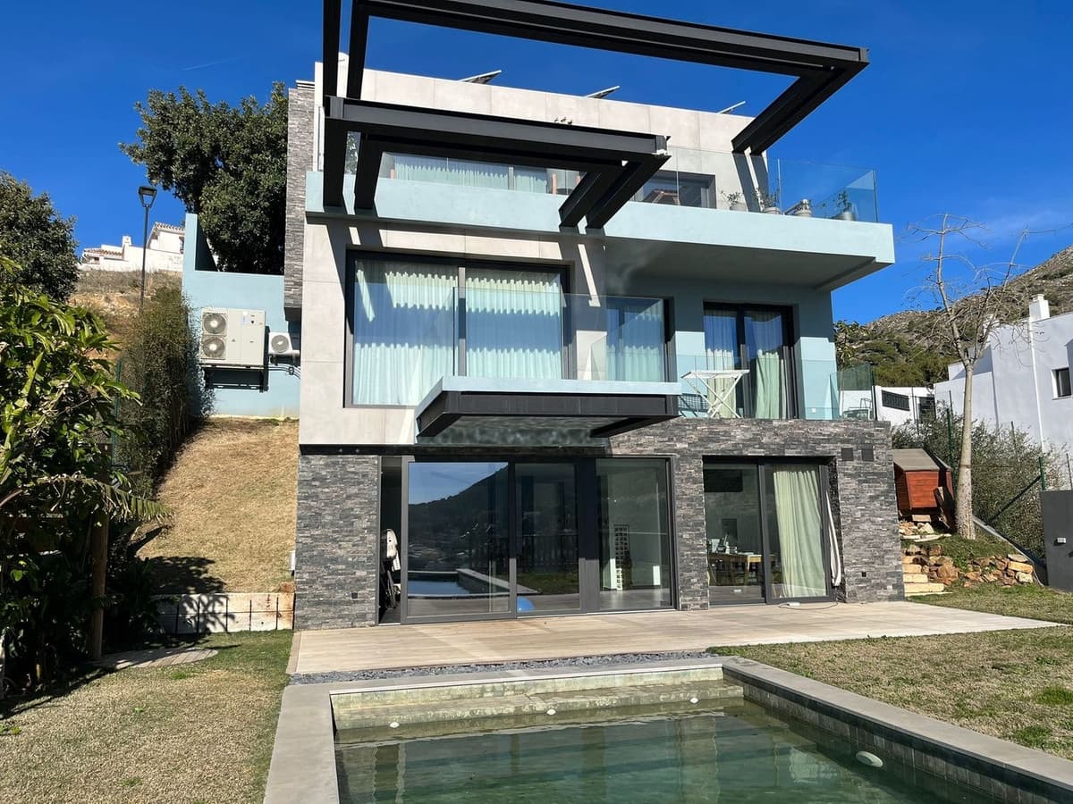 5 bedroom Villa for sale in Mijas with pool - € 1,500,000 (Ref: 8888019)