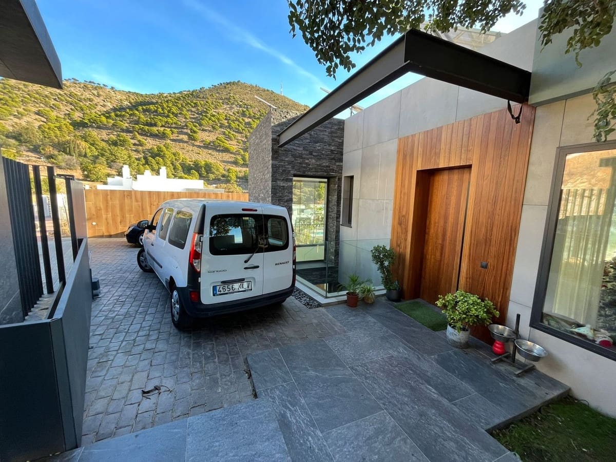 5 bedroom Villa for sale in Mijas with pool - € 1,500,000 (Ref: 8888019)