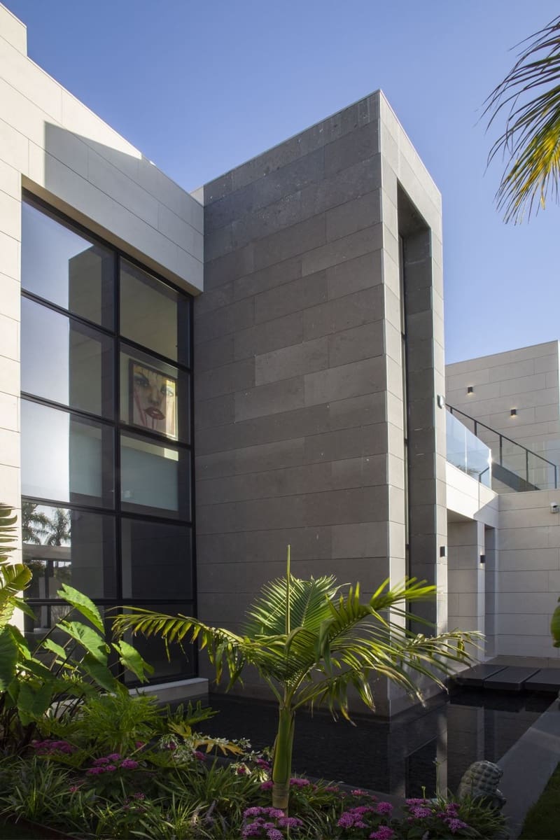 7 bedroom Villa for sale in Nueva Andalucia - € 4,995,000 (Ref: 8888020)